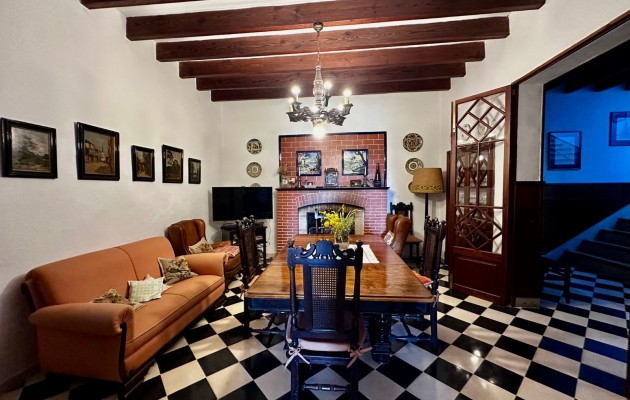 Sale - Vila - Montuiri