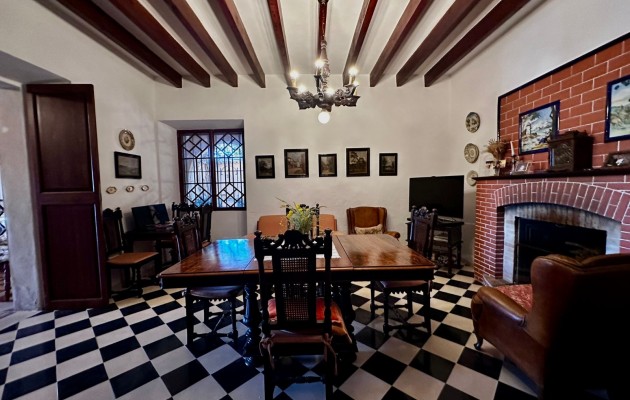 Sale - Vila - Montuiri