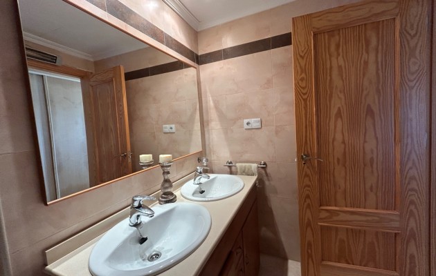 Sale - Villa / Semi semi-detached - Calas de Mallorca